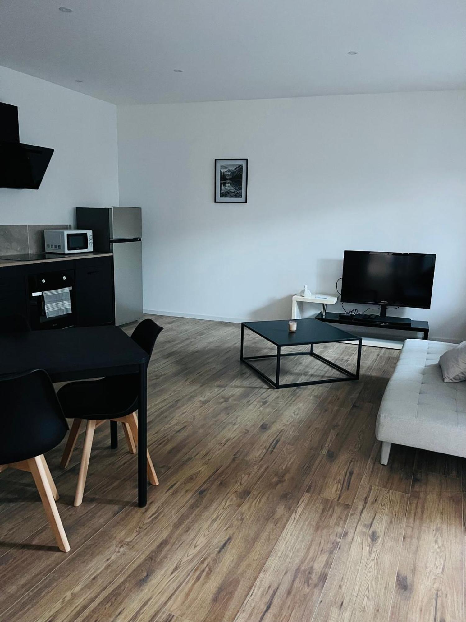 Logements 6 Pers A 15 Minutes D Angers Corné المظهر الخارجي الصورة